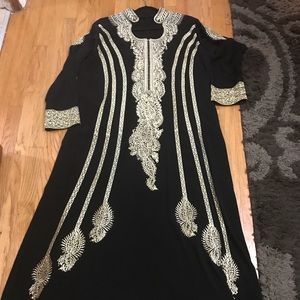 Embroidered kaftan/abaya